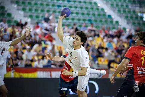 كرة اليد.. منتخب مصر للشباب يضع قدمًا في ربع نهائي بطولة العالم بالفوز على سويسرا
